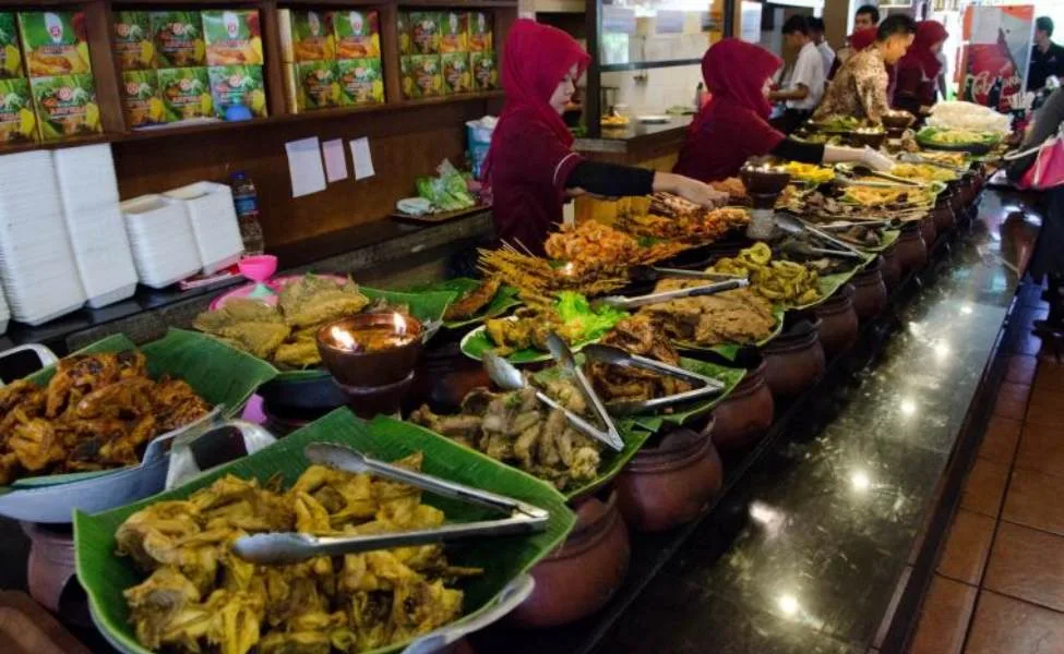 Wisata Kuliner Indonesia: 15 Destinasi Paling Terkenal dan Viral
